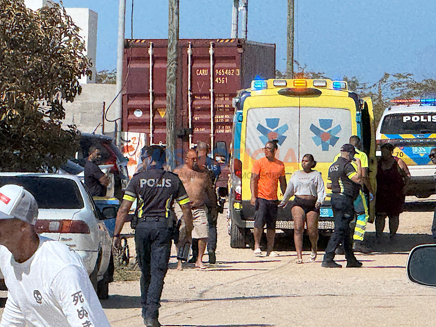 Auto a alcansa muchi 5 aña lage grave herida den cas di pueblo na Noord