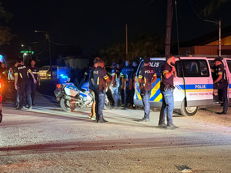 Dal Polis riba brommer saca arma di candela y core bay