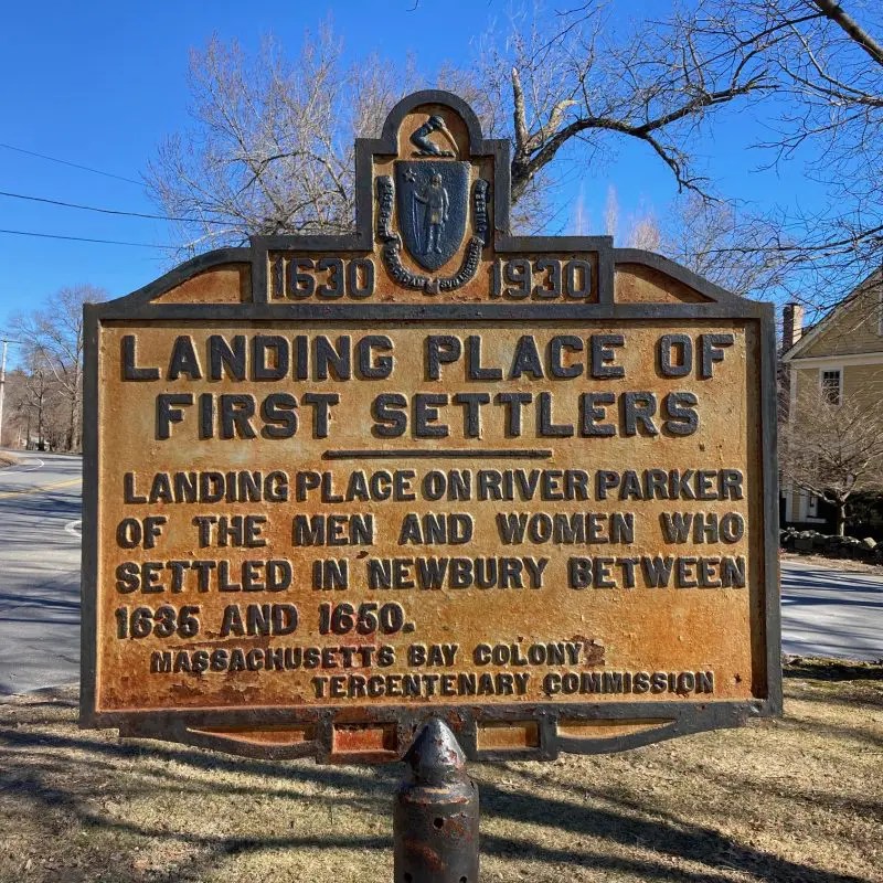 Plaque commemorating the landing place of first settlers of Newbury
