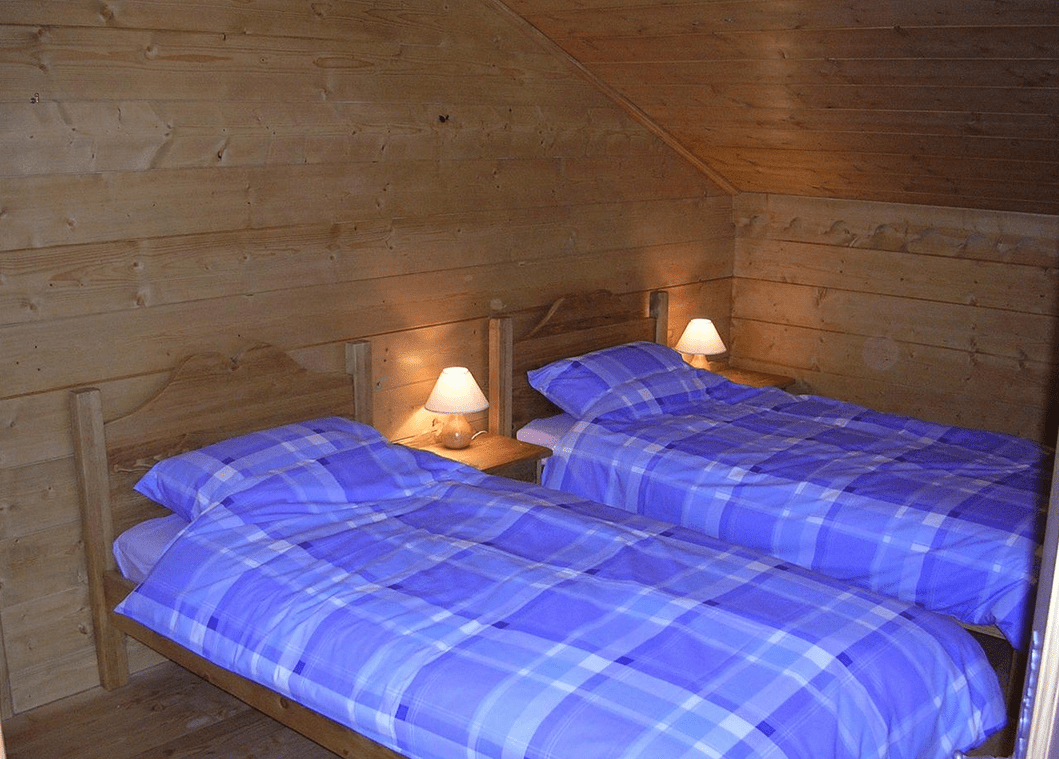 Second upstairs bedroom