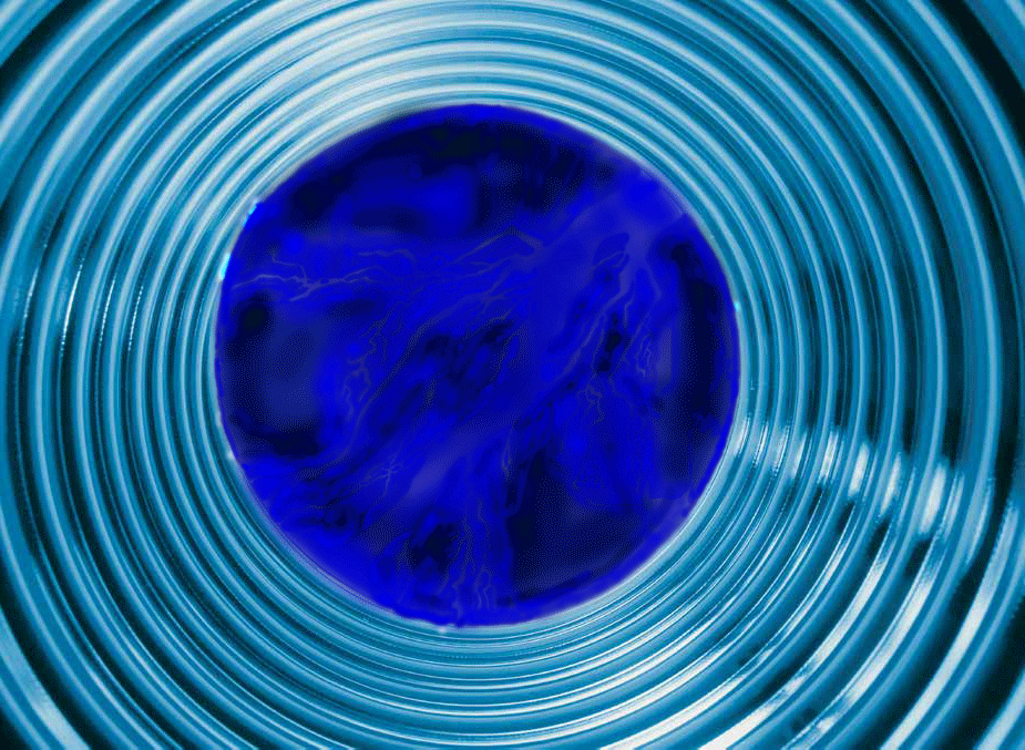 blue-back-lightning-in-a-ho[1]