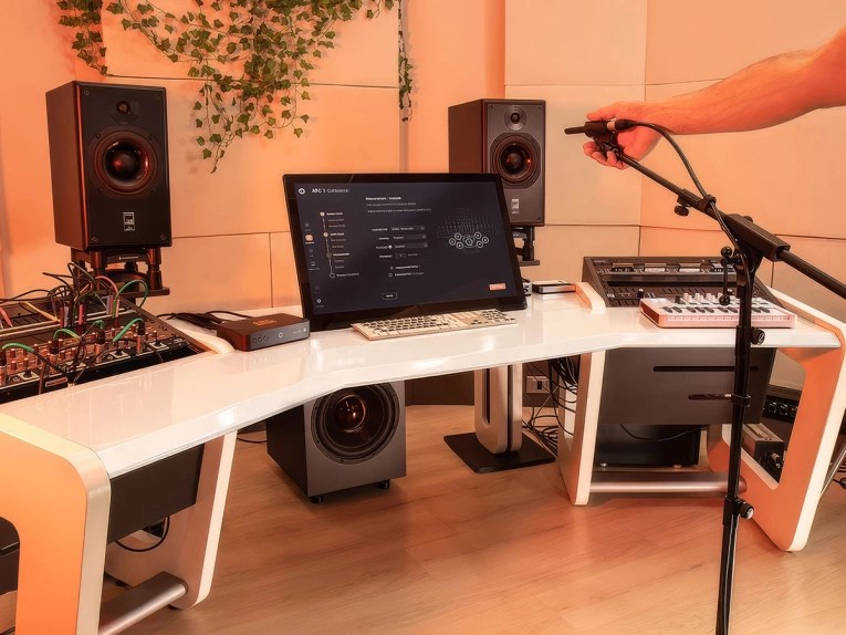 ARC Studio+を接続したモニタリング構成