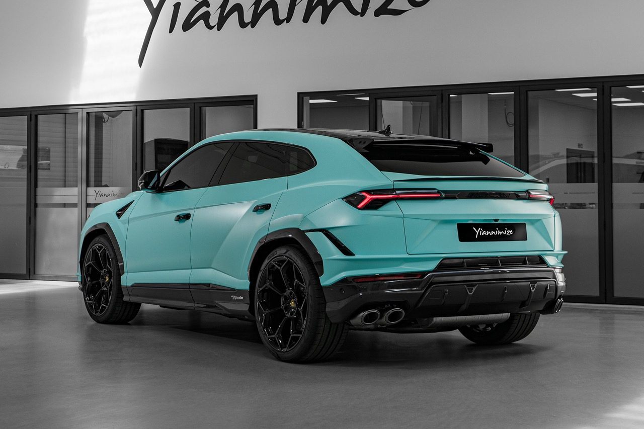 4.JackGrealish’sLamborghiniPerformanteUrus Large