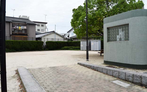 大宮公園第2公園大宮第二公園 梅まつり 大陶器市 土日は駐車場も道 Zfyi