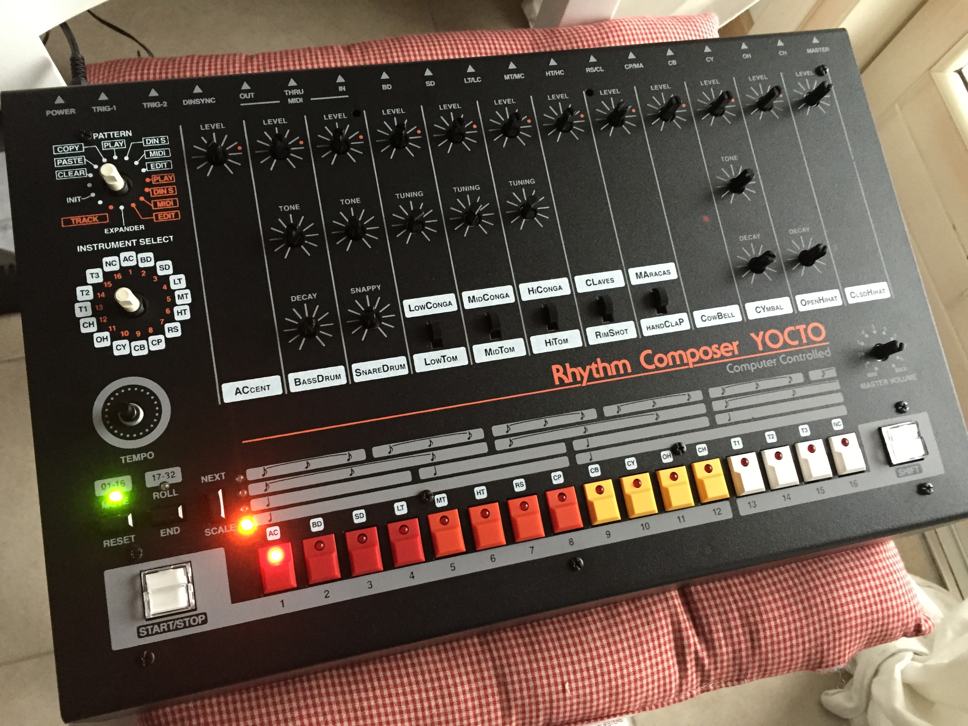 ヨコ This Week in Music Tech: In the Studio with Jonwayne and Moderat