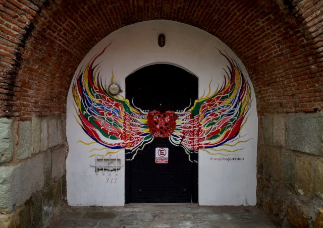 Oaxaca, Centro historico, mural, angel Wings