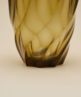 Le vase en verre fumé