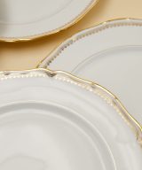 Les assiettes plates en porcelaine