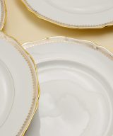 Les assiettes plates en porcelaine