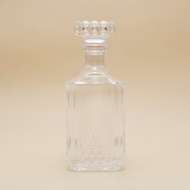 La carafe en cristal ciselé
