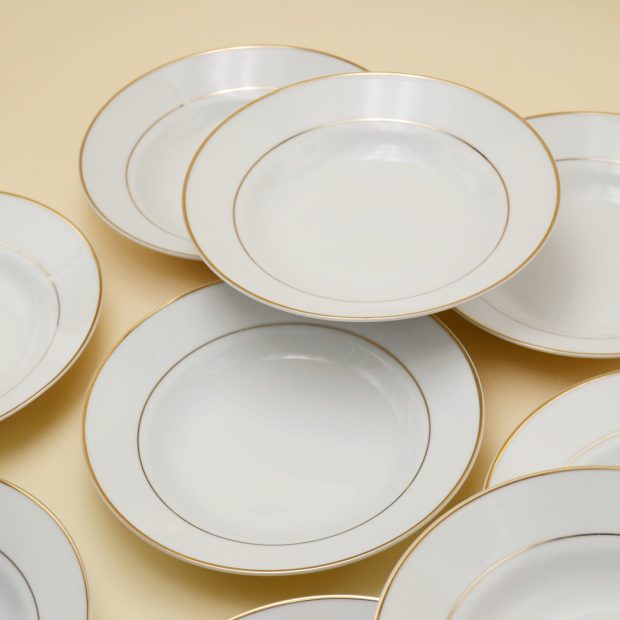 Les assiettes creuses doré