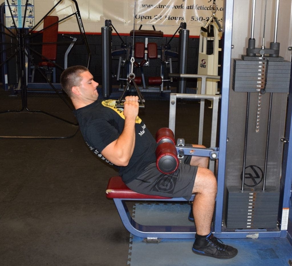 Close grip Lat Pull Down 6