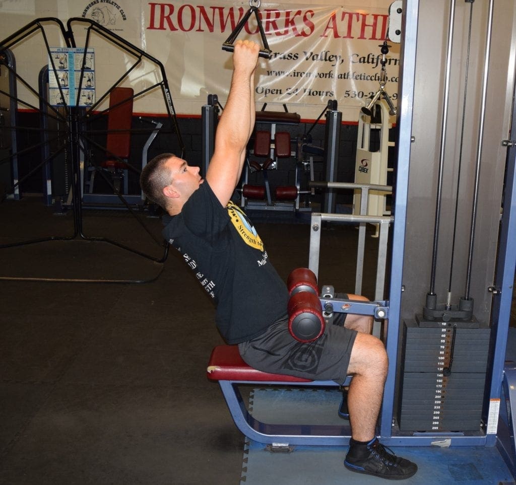 Close grip Lat Pull Down 3