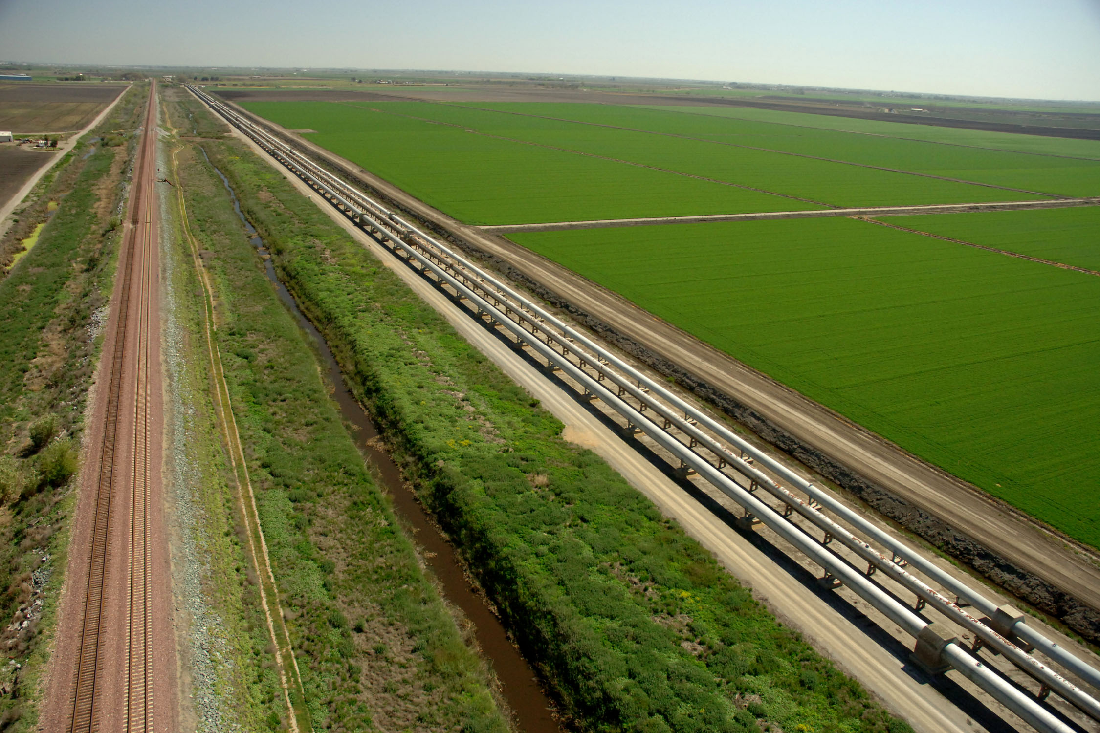 Mokelumne Aqueduct crossing the Sacramento-San Joaquin Delta. Photo by the California Department of Water Resources.