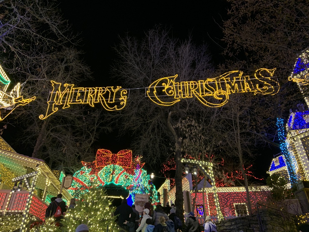 silver dollar city christmas