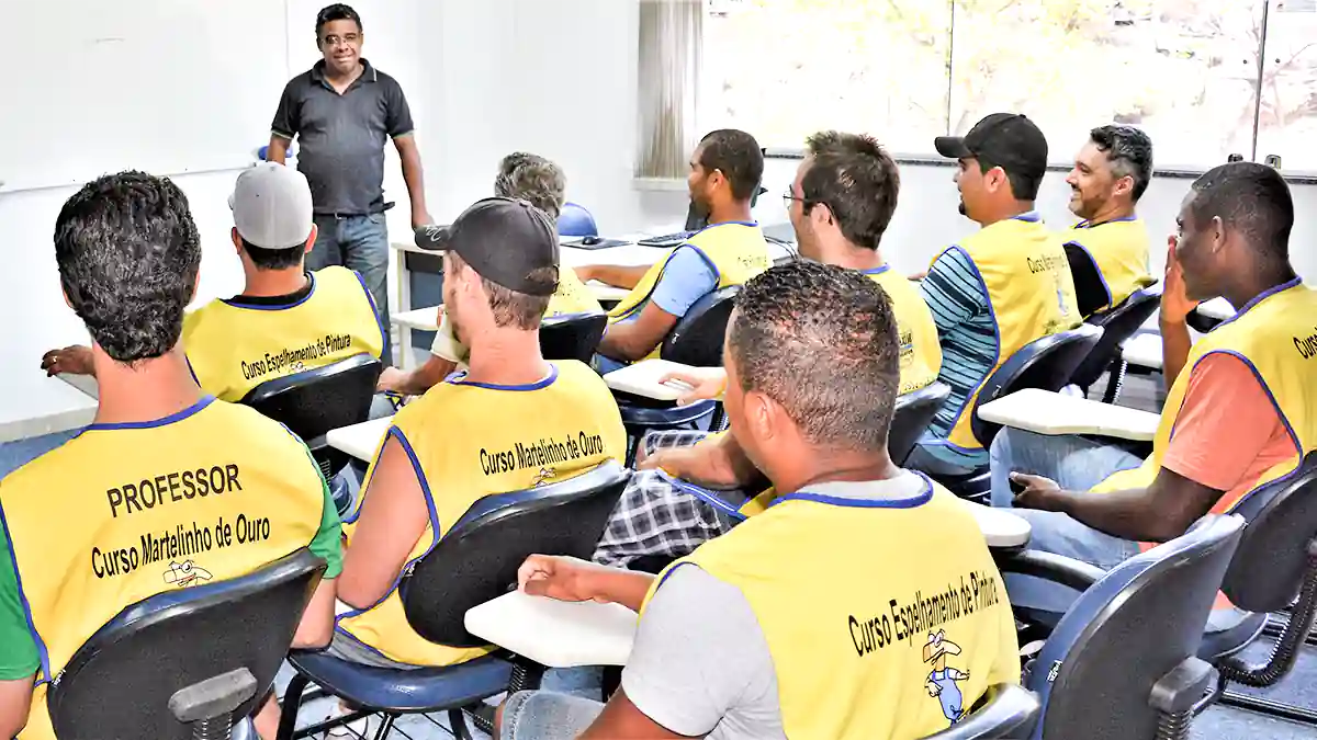 Cursos Profissionalizantes Maxim Treinamentos - Martelinho e Polimento |  Cursos Profissionalizantes Maxim Treinamentos