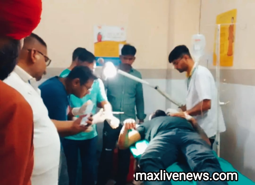 युवक के ऊपर शराब की बोतल से हमला \ Youth attacked with liquor bottle 