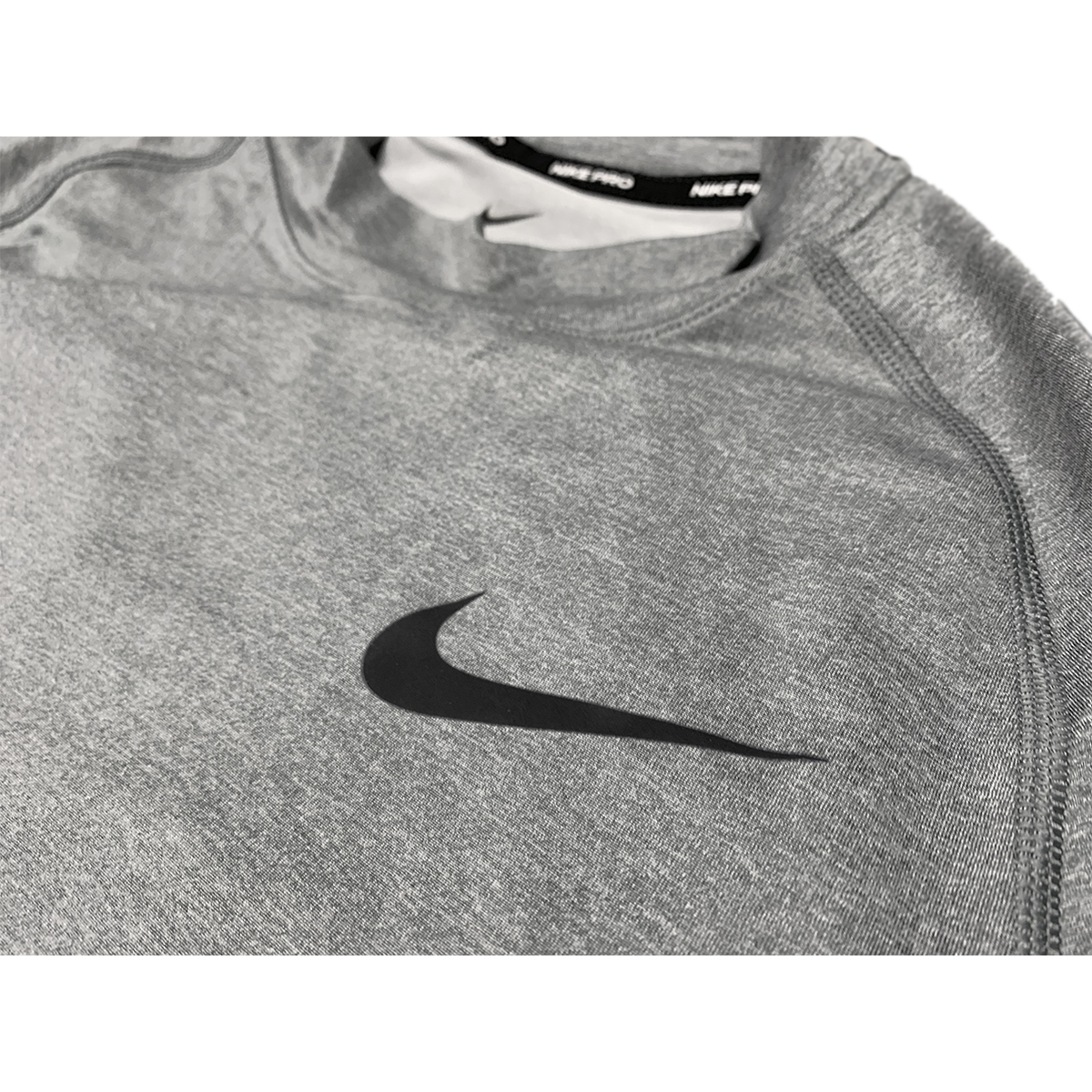 Playera Nike Caballero Np Top Ls Tight Mock Gris BV5592085 - Mayoreando La  tienda en Linea Más moderna de mayoreo