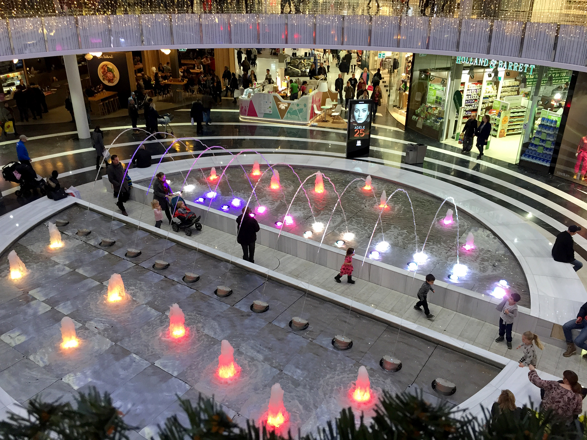 Mall of Scandinavia i december 2015