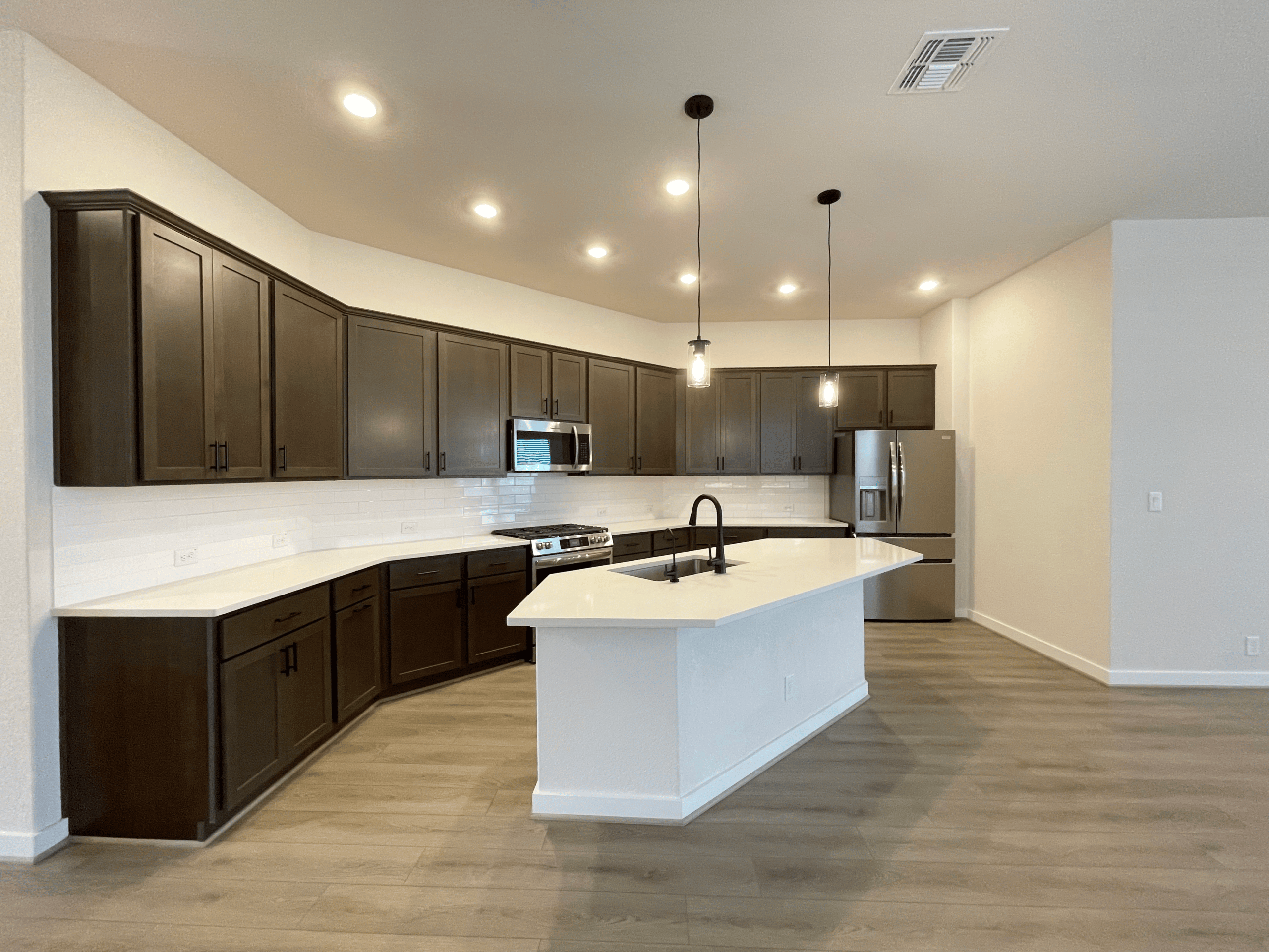 3 Bed/2 Bath New Build in Mayfair NB