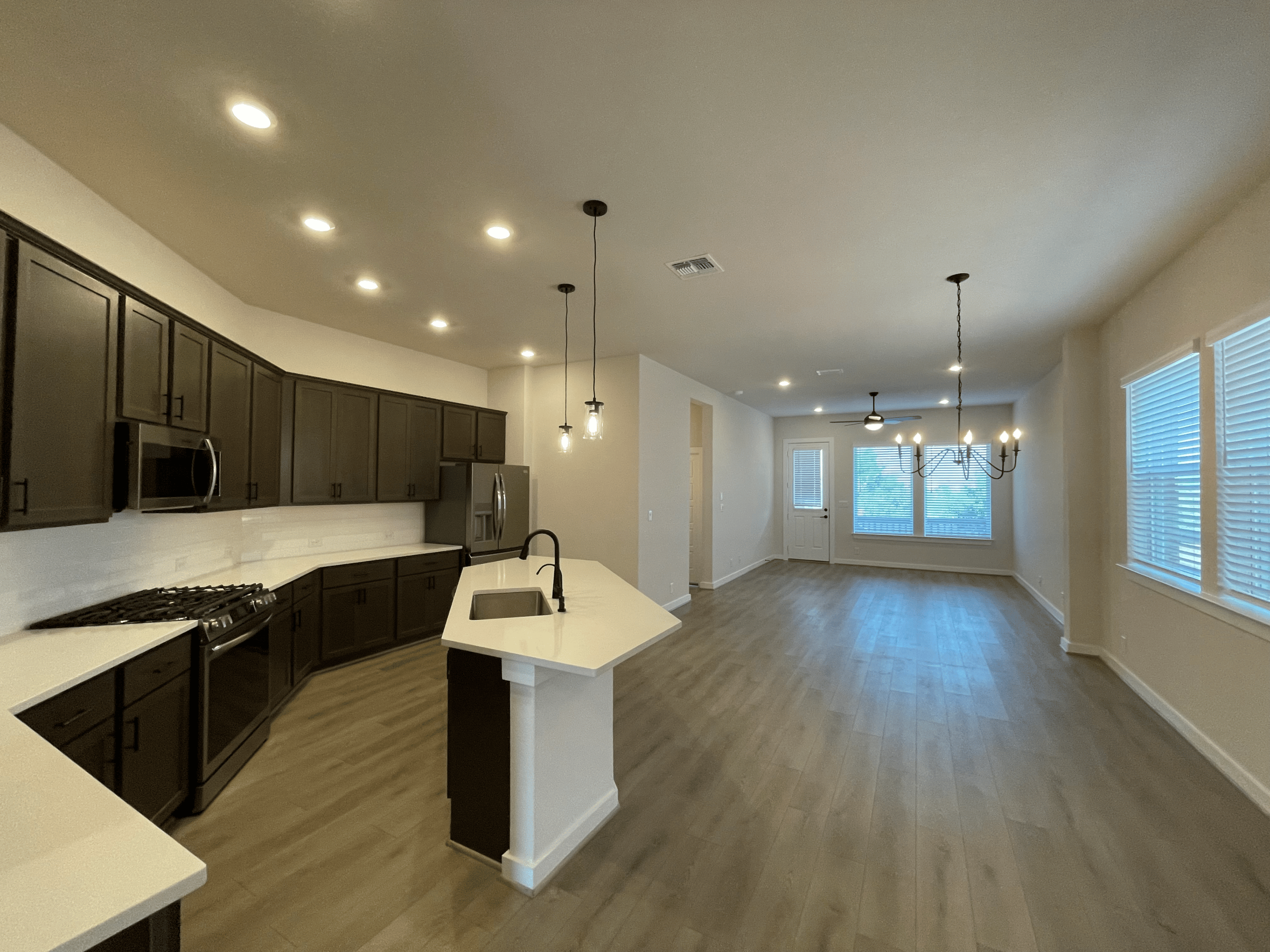 3 Bed/2 Bath New Build in Mayfair NB