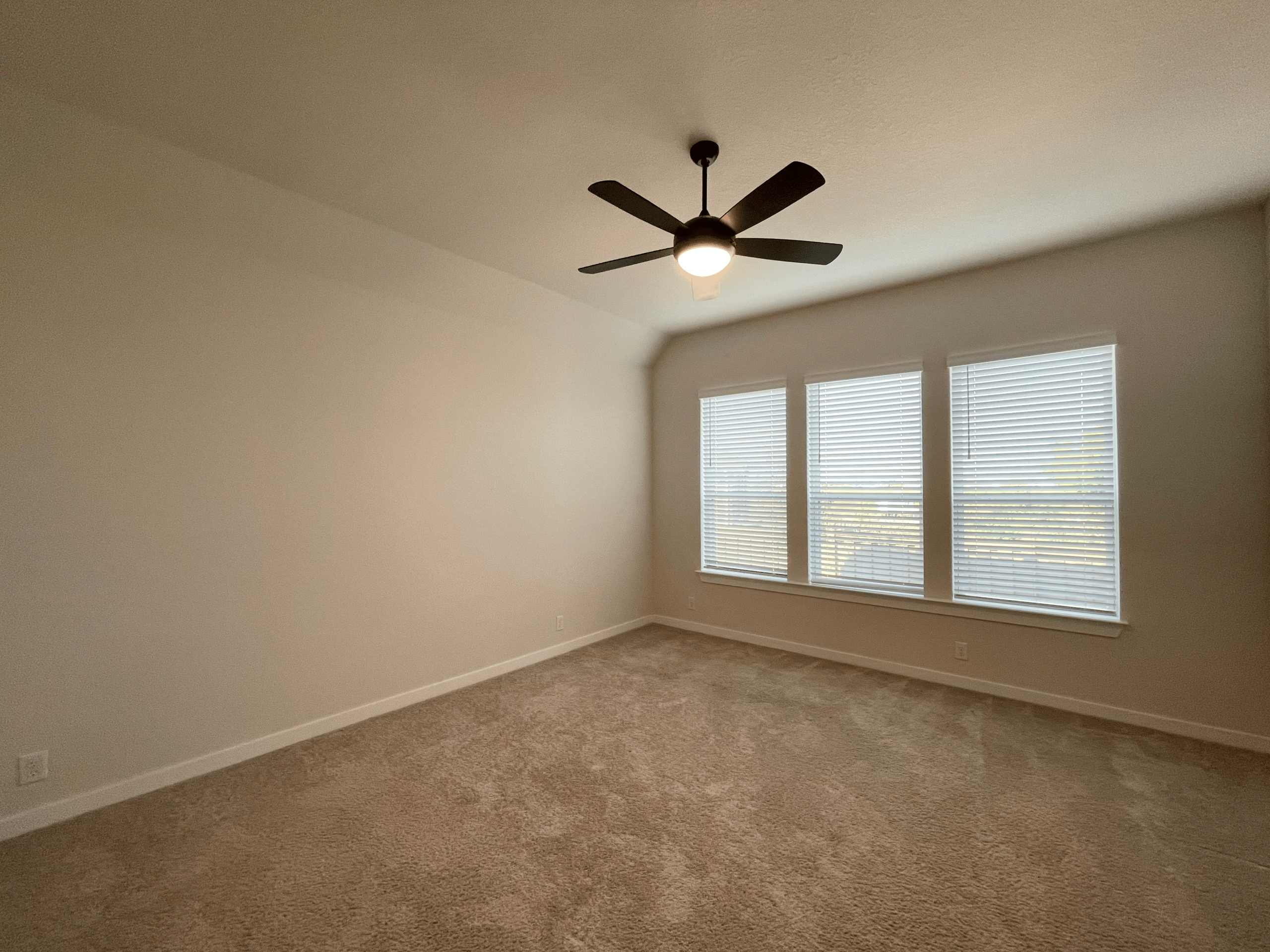 3 Bed/2 Bath New Build in Mayfair NB