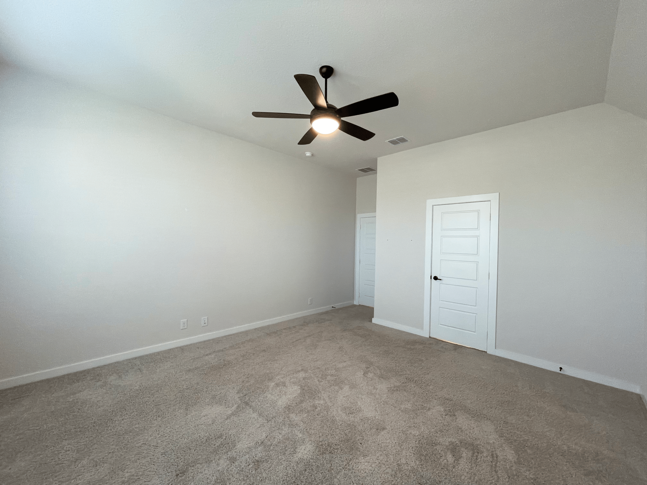 3 Bed/2 Bath New Build in Mayfair NB