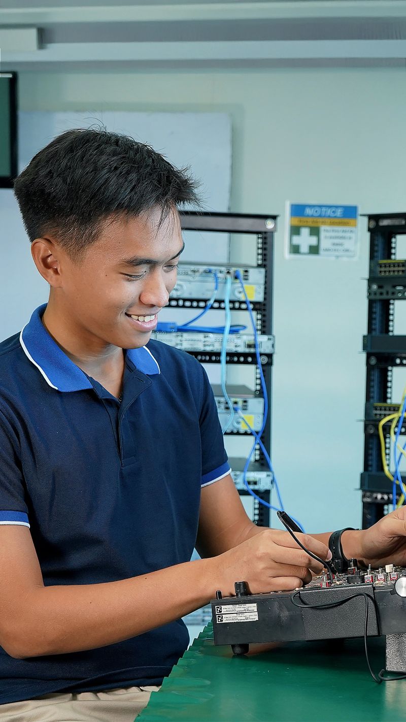 Why Study Bs Computer Engineering At Southville - 8K Light Designs for Desktop