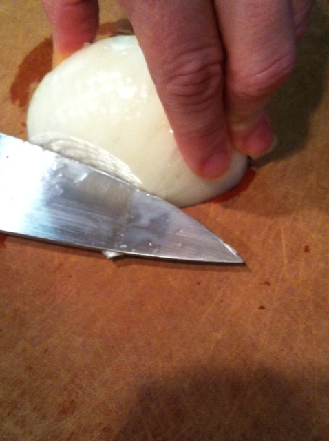 How to dice an onion