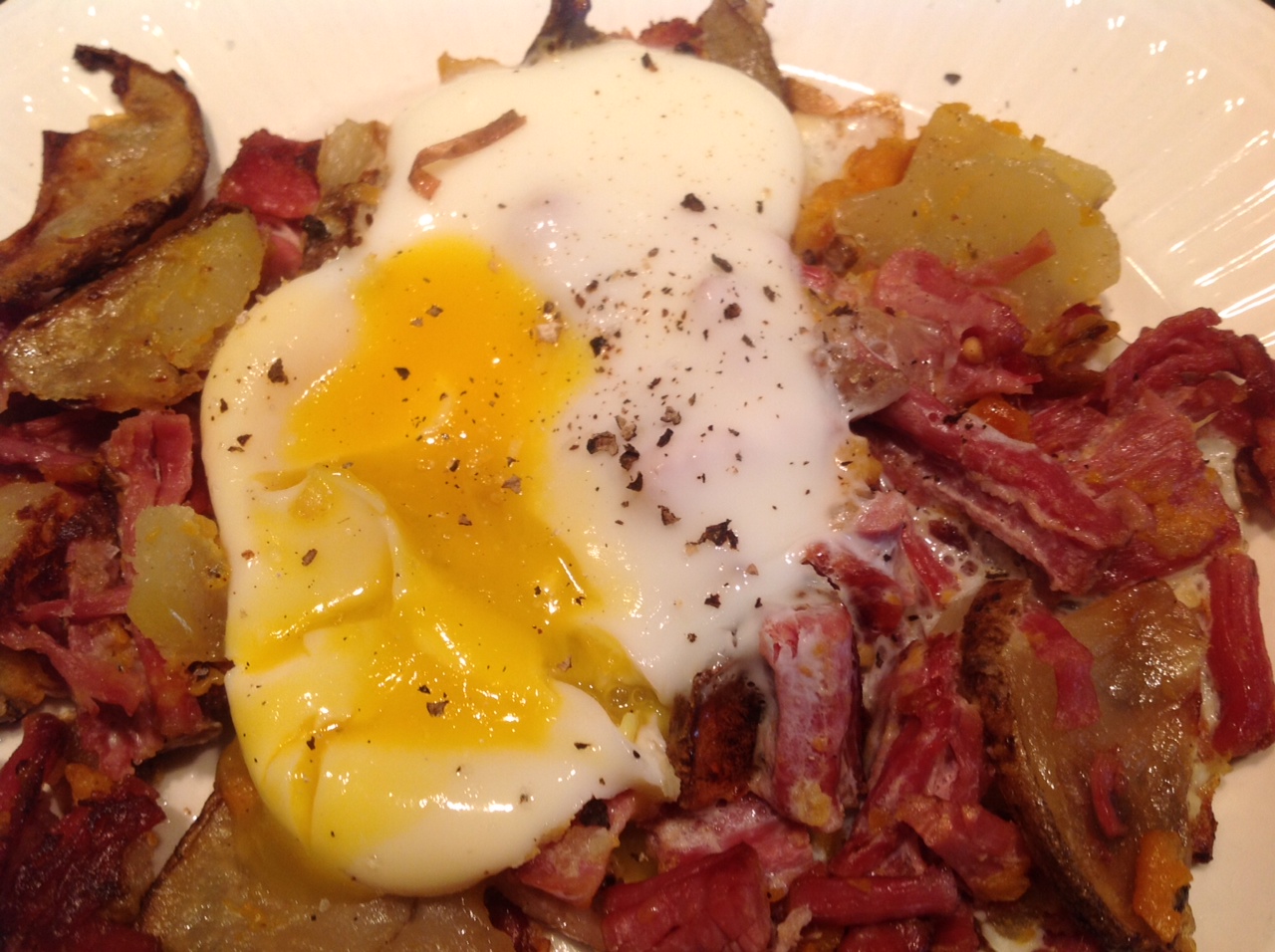 Easy Corned Beef Hash with Eggs