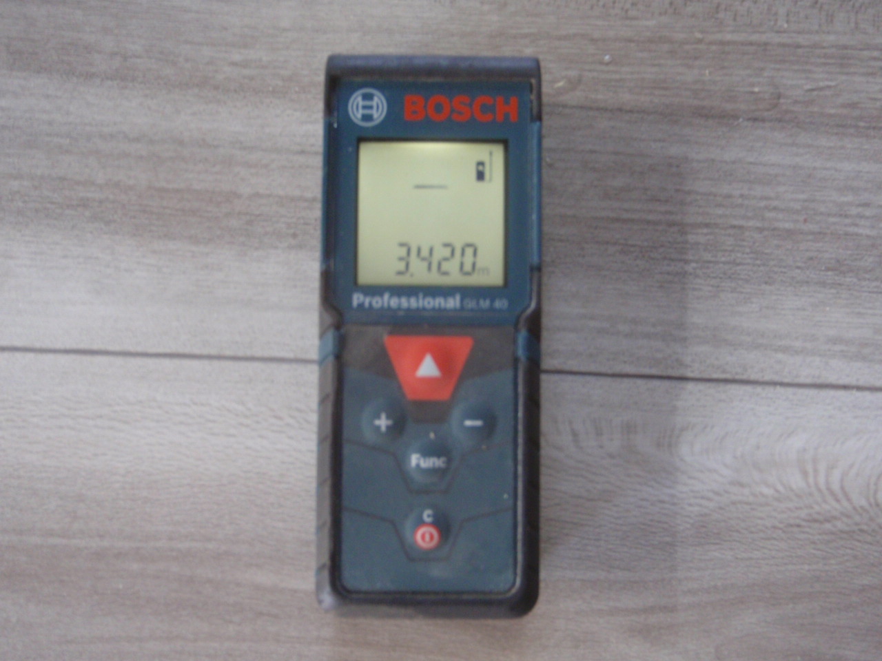 BOSCH ボッシュ レーザー距離計 GLM40 建築 建物調査 Amazon.co.jp: Bosch Professional(ボッシュ) レーザー距離計 GLM40