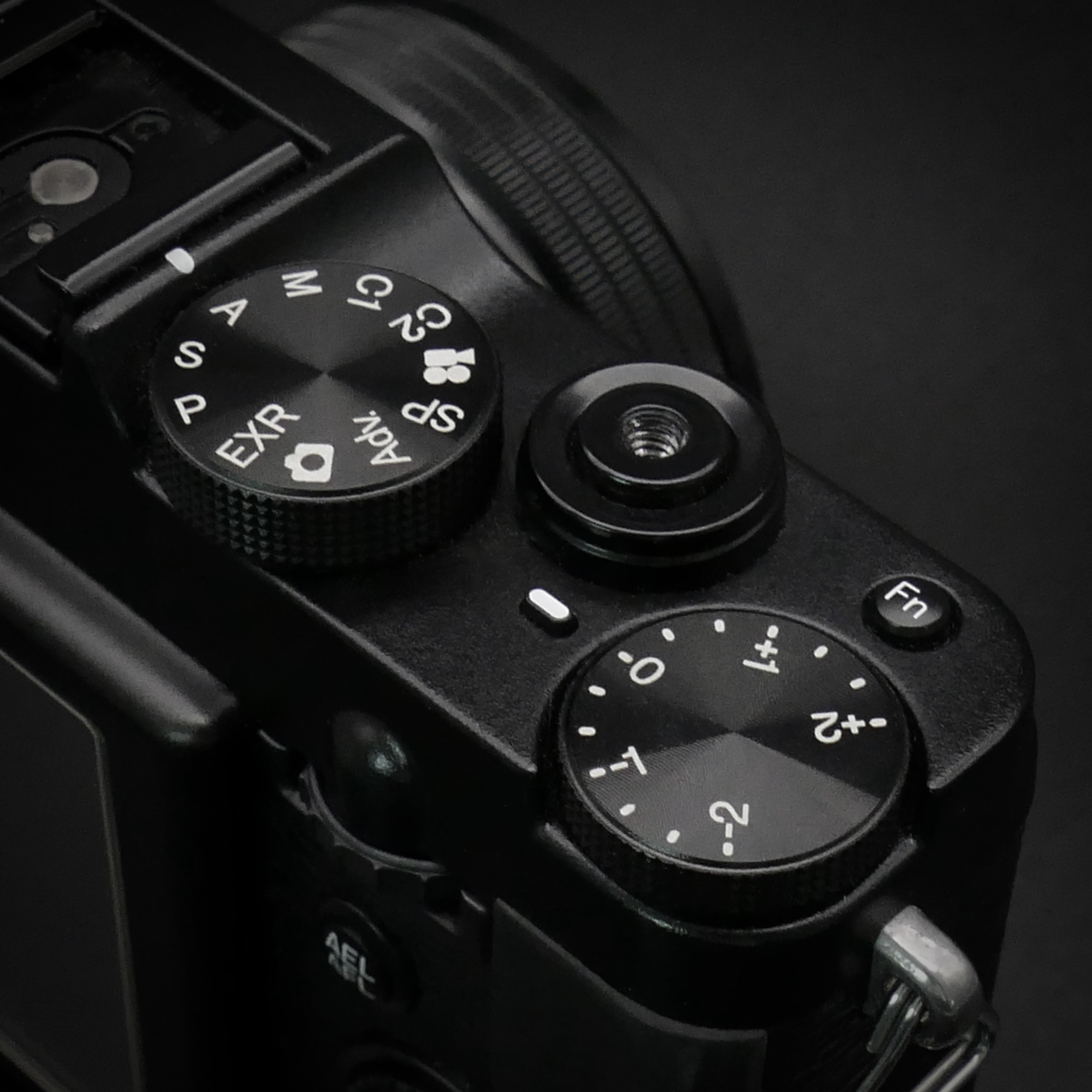 Vintage Digital: Fuji X10 in 2026 - measuring light