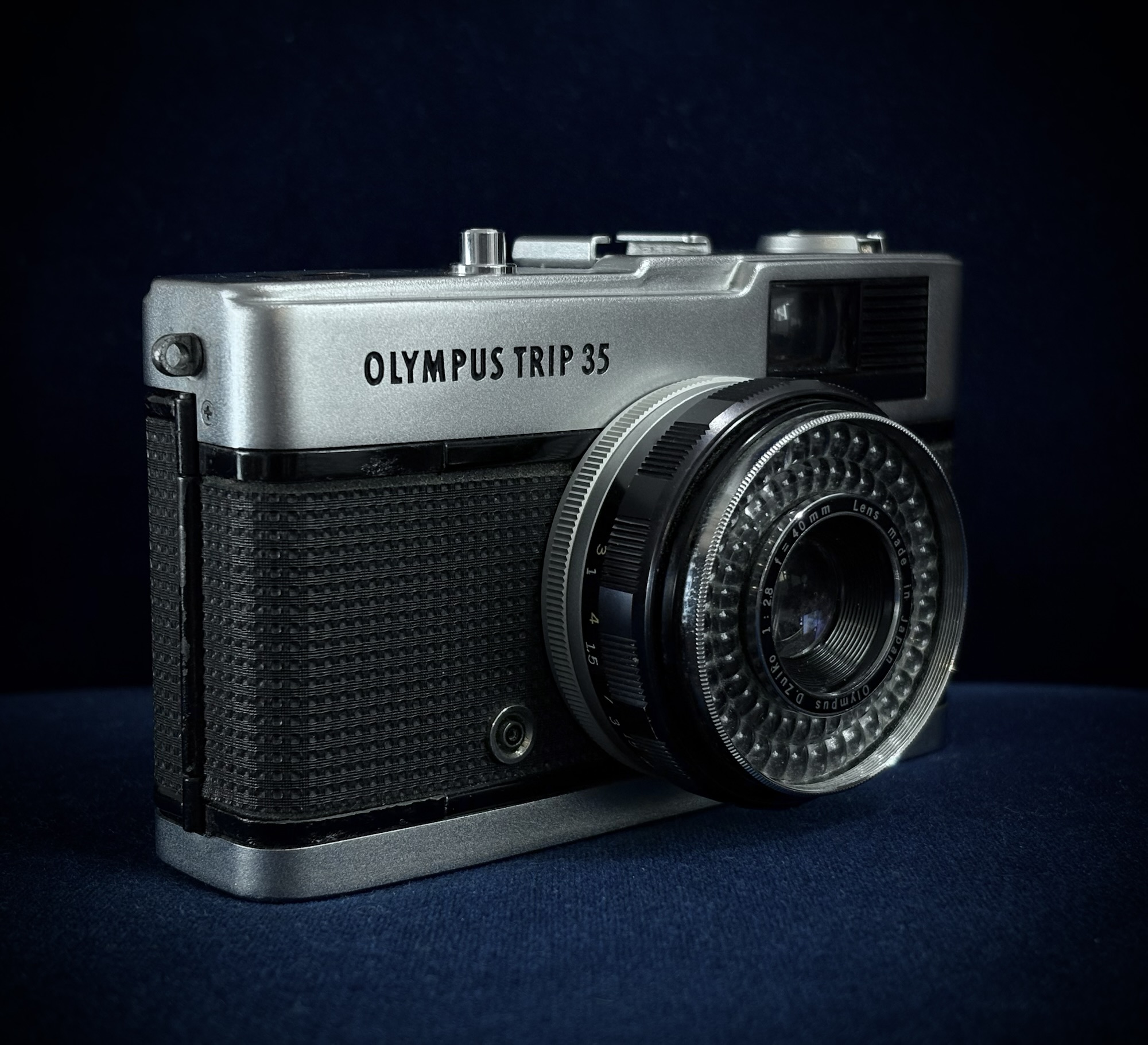 My Collection: Olympus Trip 35 - measuring light