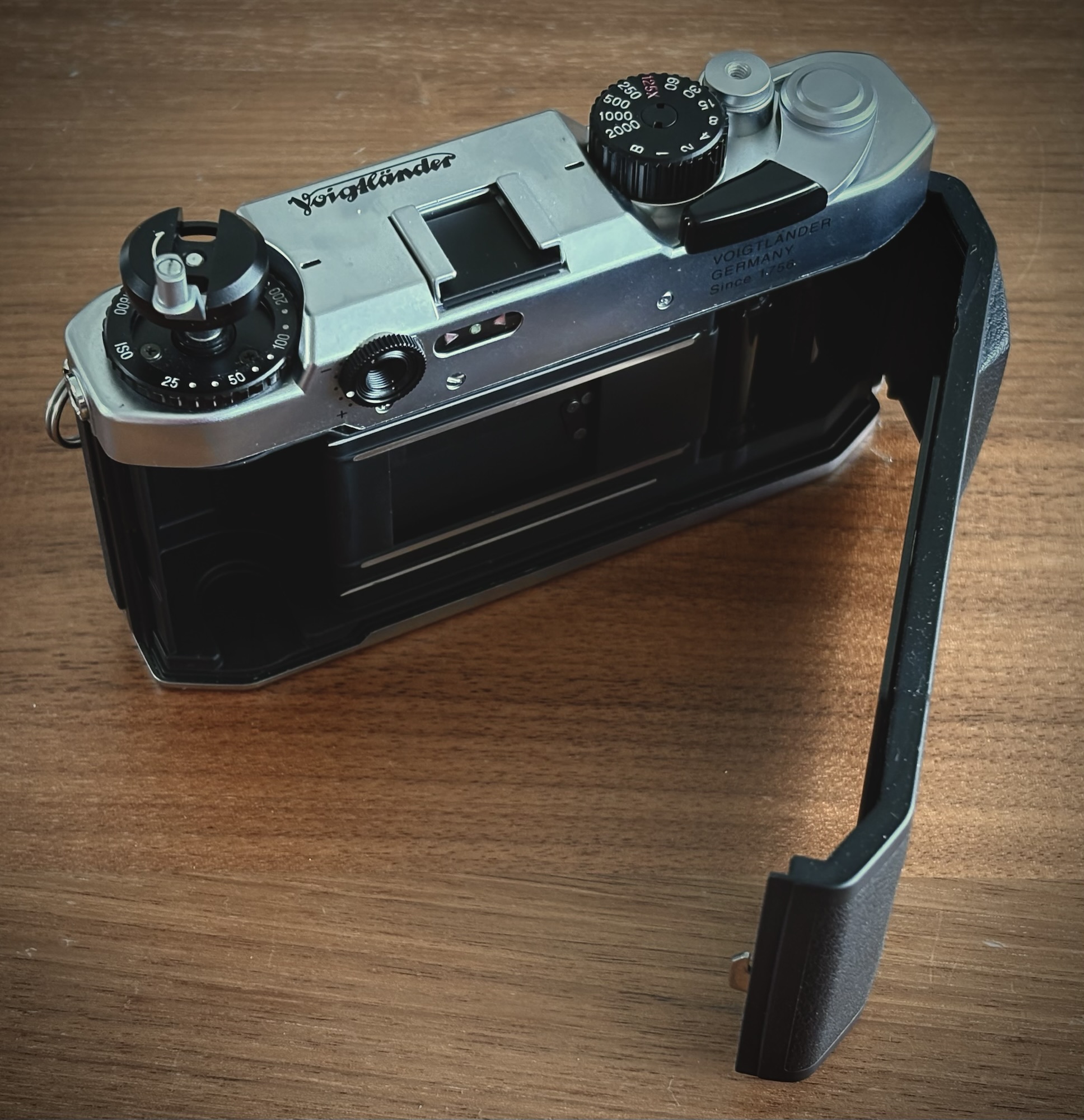 Barebones: Voigtländer Bessa T review - measuring light