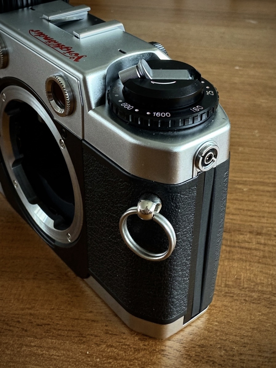 Barebones: Voigtländer Bessa T review - measuring light