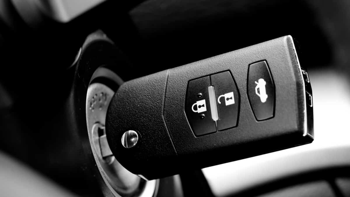 key stuck in ignition 8 easy steps to remove it on car key stuck in ignition buick