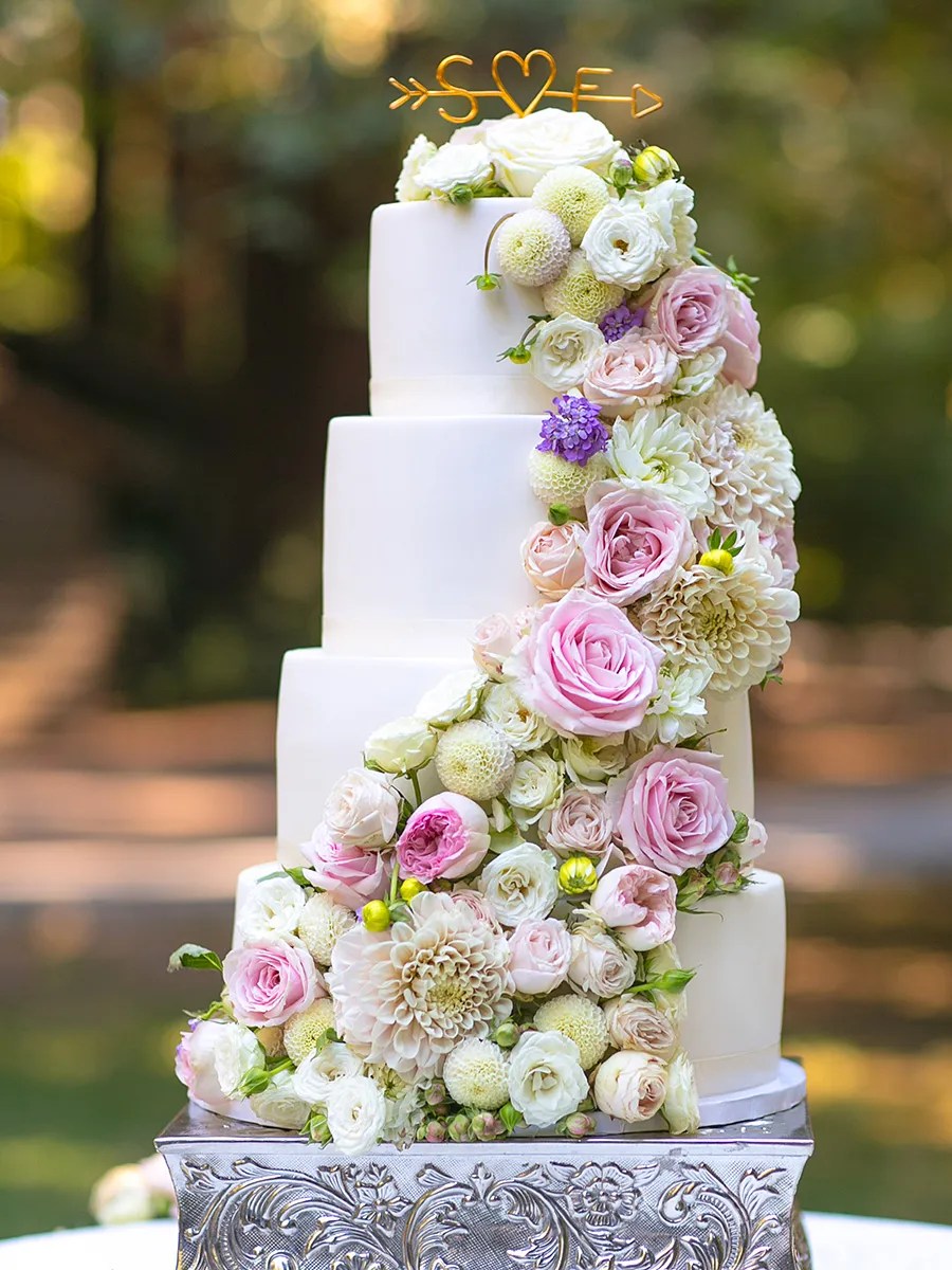 Call our wedding consultant, jane earl on (03) 358 5396 for a free consultation on your wedding flower needs. 24 Gorgeous Wedding Cakes Ideas With Fresh Flowers