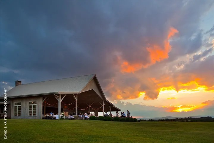 40+ Clever Sioux Falls Wedding Photographers - Burns Bluff at High Falls Wedding and Event Venue / Buzzfeed contributor photographer quinn miller asked his newly wedded friends and their families to 'pre.