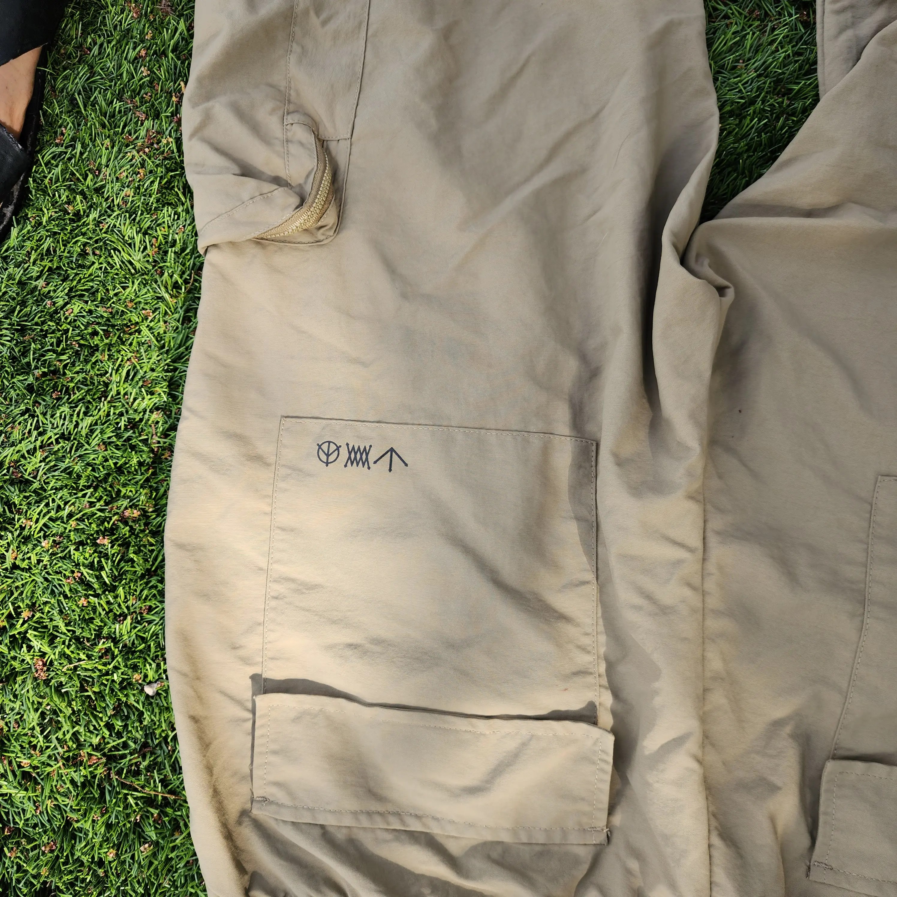 Shell Pants Jacov - Elegant Colorful Art - 8K