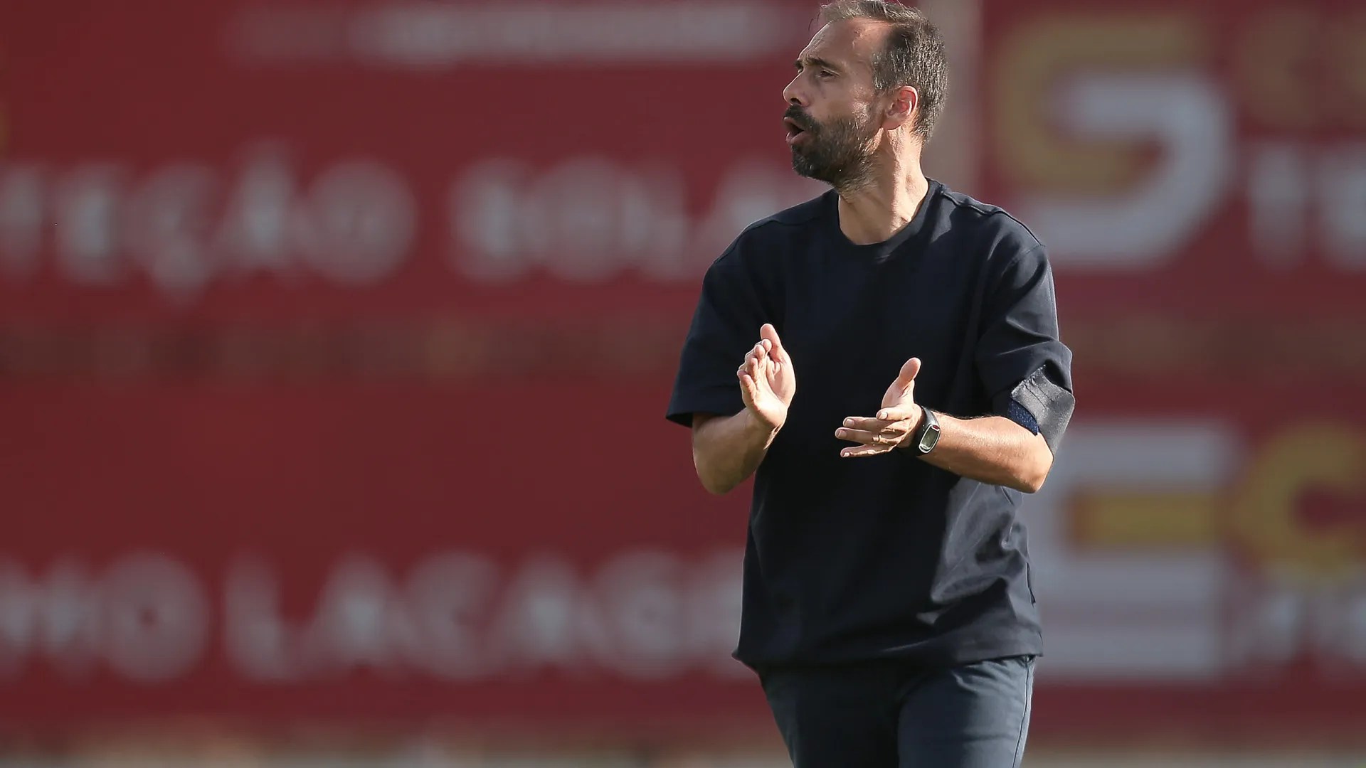 Hugo Oliveira antevê “grande espetáculo” no dérbi minhoto com o Sp. Braga Hugo Oliveira antevê “grande espetáculo” no dérbi minhoto com o Sp. Braga