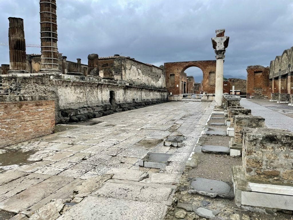 Pompeii, Pompeii: Exploring the Ruins of a Lost City