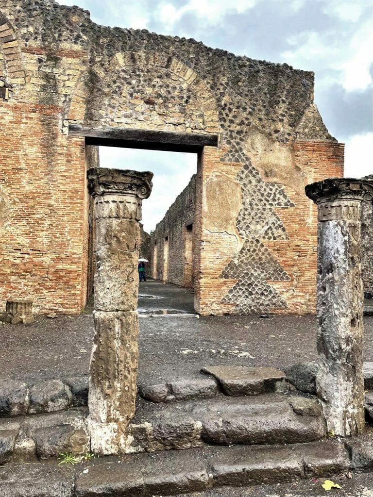 Pompeii, Pompeii: Exploring the Ruins of a Lost City