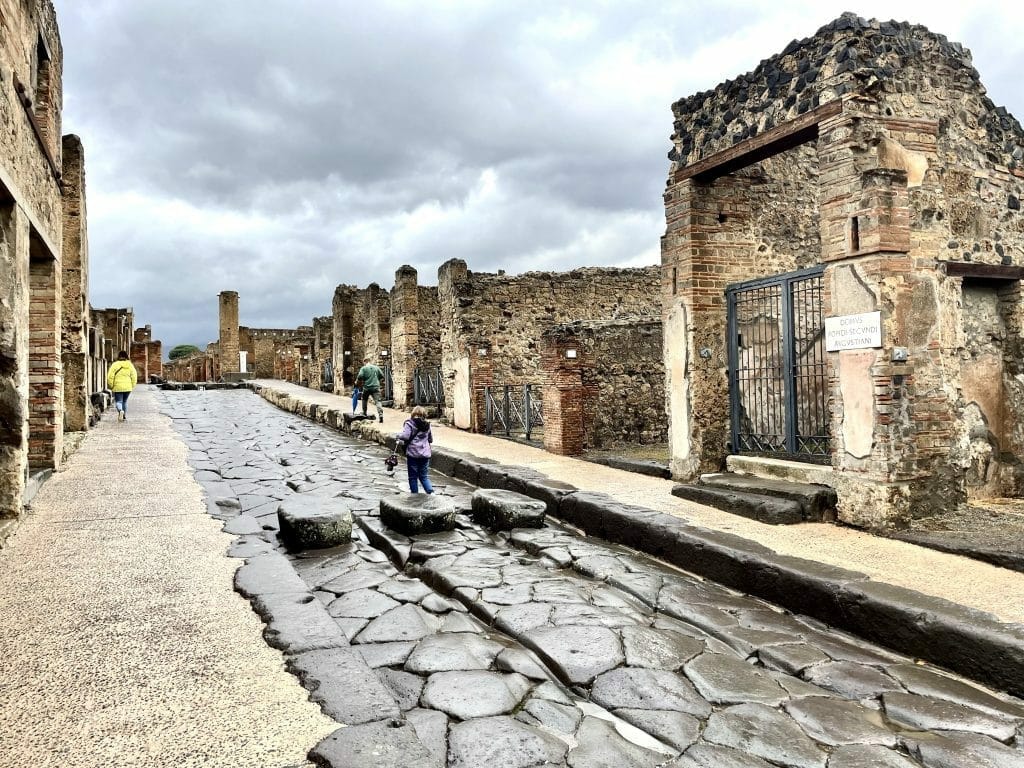 Pompeii, Pompeii: Exploring the Ruins of a Lost City