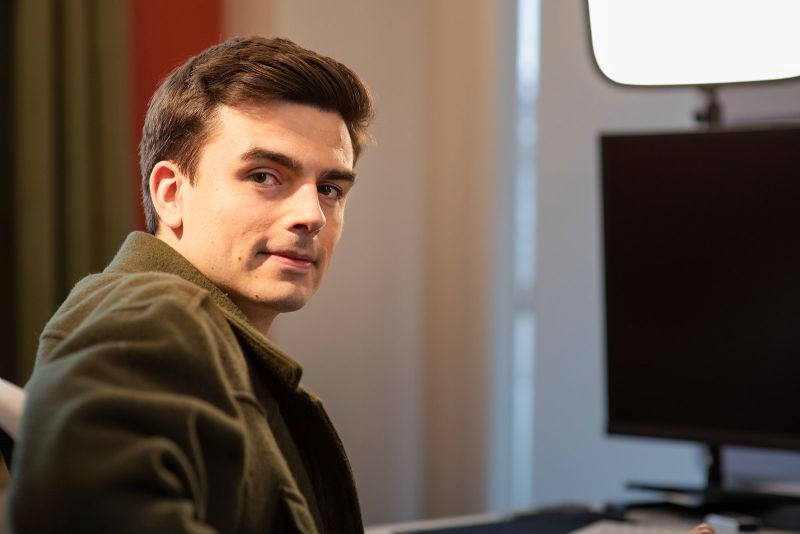 The French journalism world being conquered by a 26-year-old YouTuber