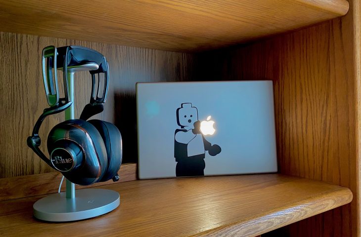 How To Turn Your Old Macbook Into A Glowing Light