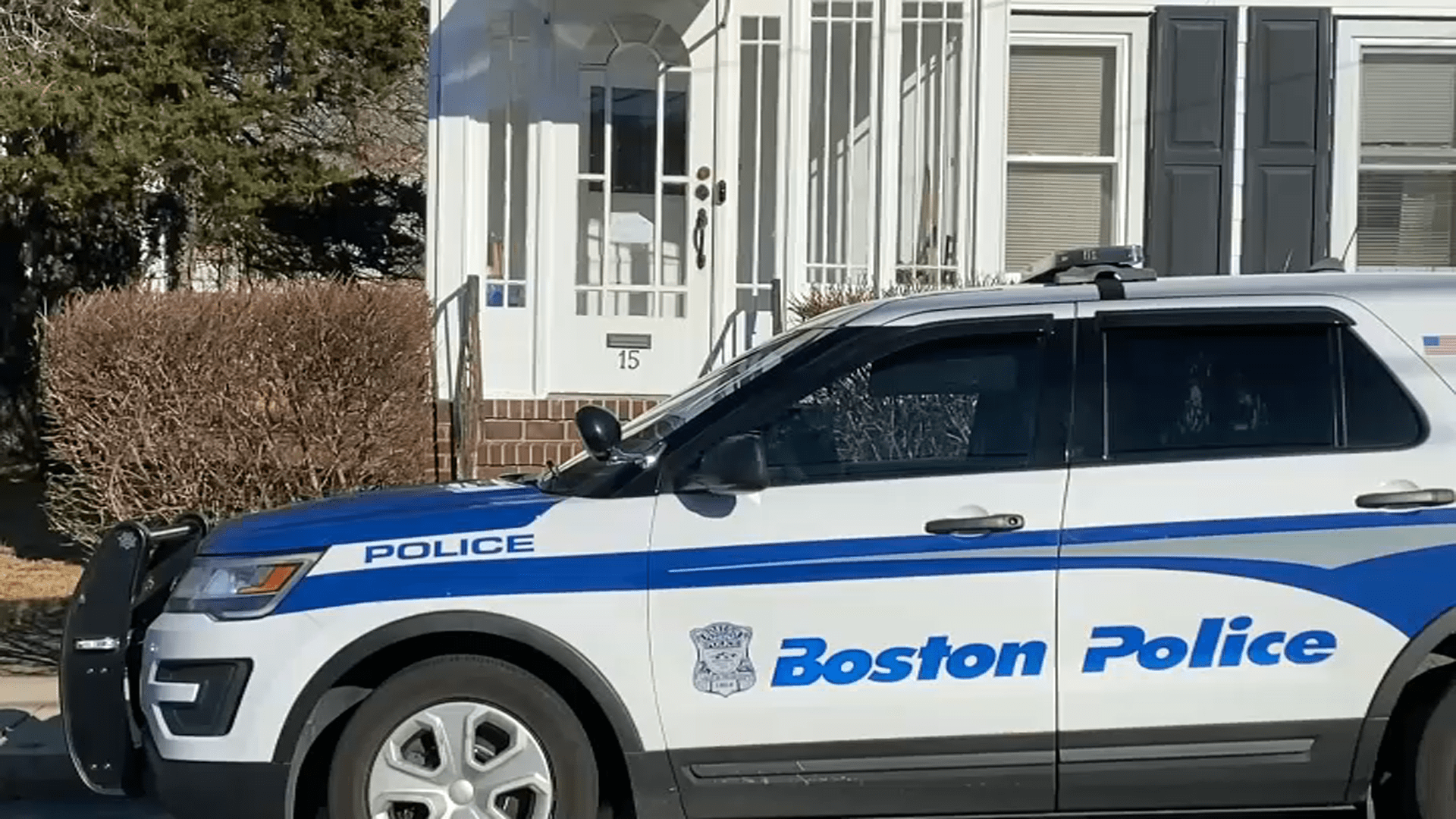 Swat Standoff In Hyde Park Ends Suspect In Custody Boston News - Dark Texture Collection - HD Quality