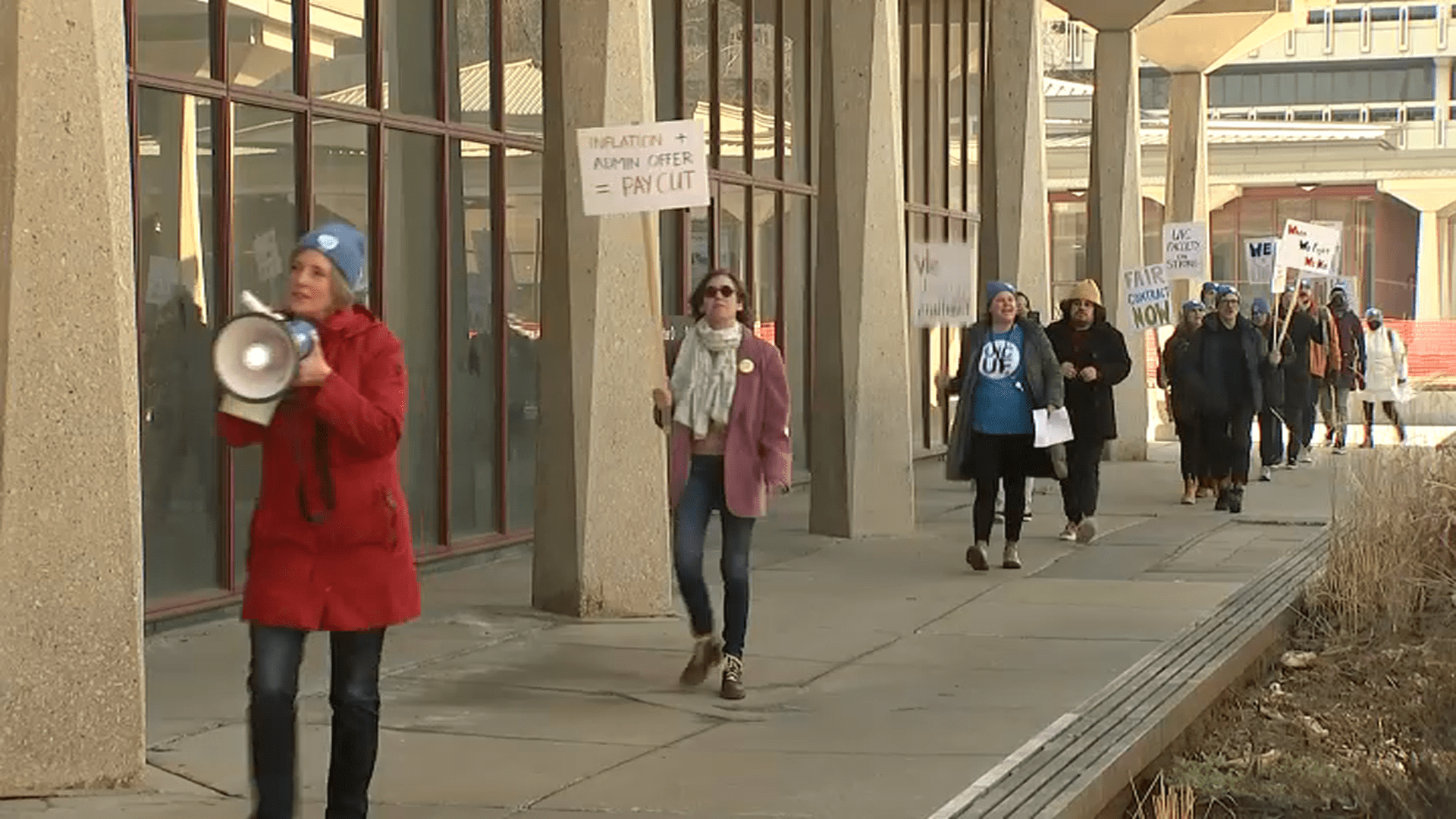 Isu And Faculty Union Reach Tentative Deal Averting Strike Npr Illinois - Best Abstract Designs in 4K