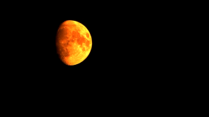 What time is the lunar eclipse tonight? When it will peak, and what it will look like