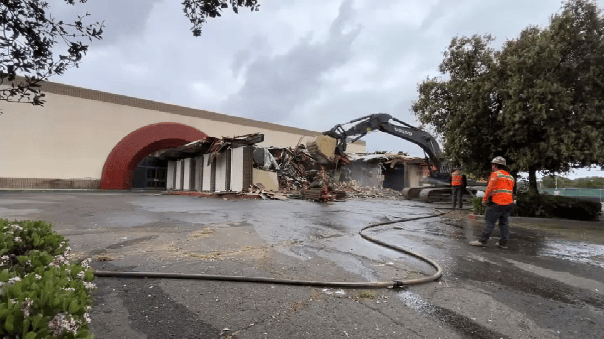 Orange County Malls Converted into Apartments and Entertainment Hubs