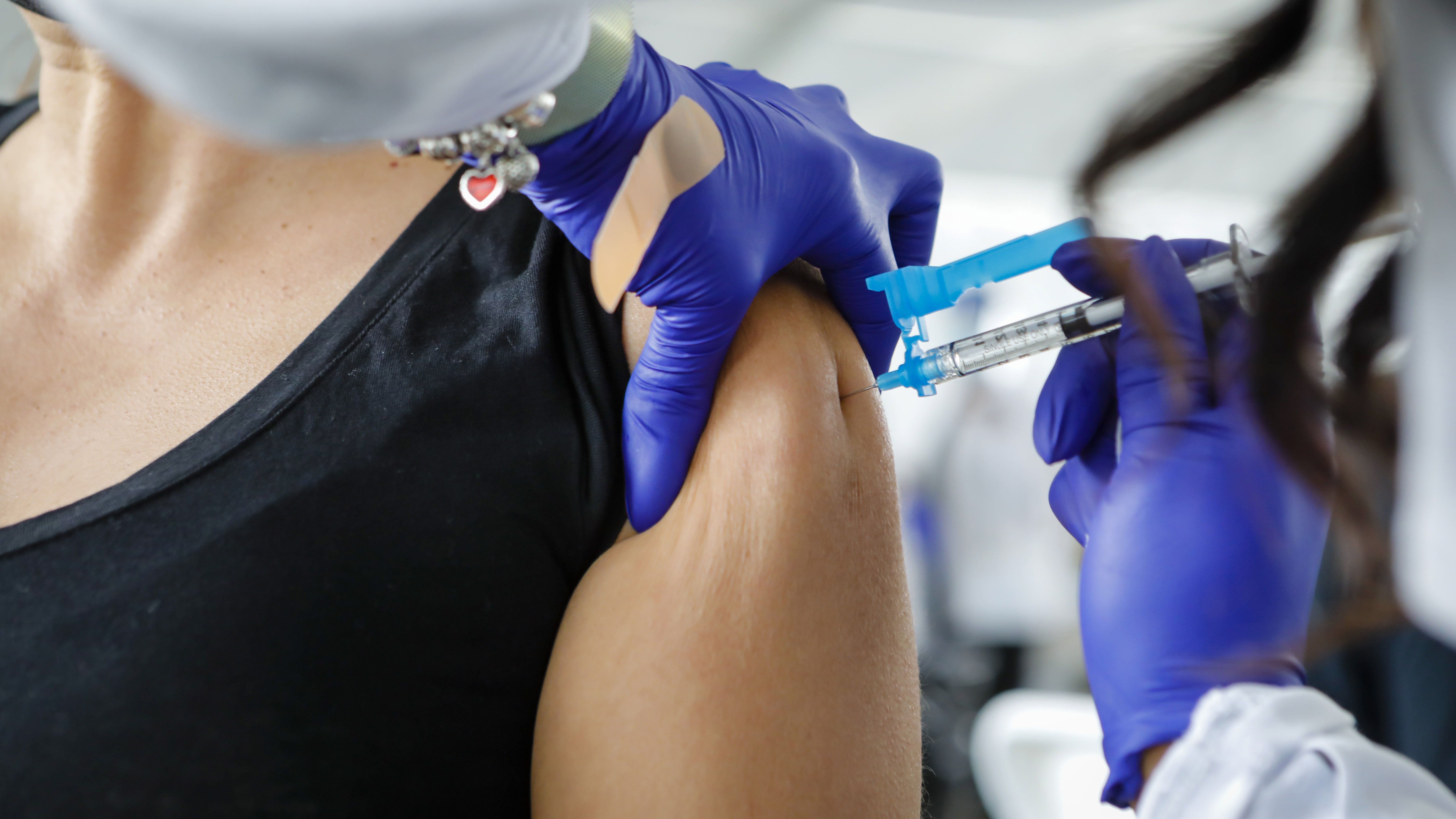 Florida Vaccine Updates: State Lowers Eligibility Age to 60+, Hialeah Opens New Site – NBC 6 South Florida - Vimarsana News